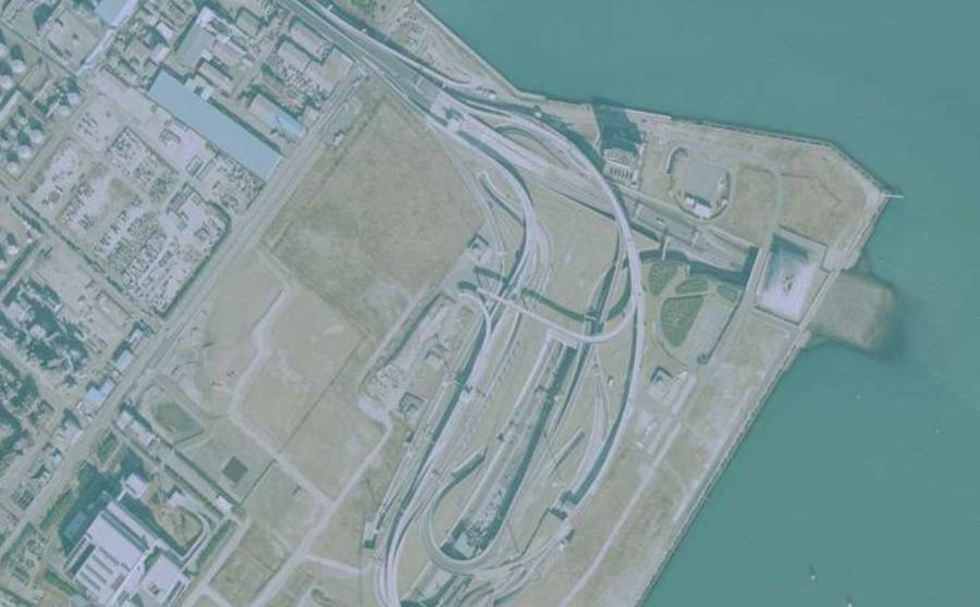 複数の曲線状道路がそろい、川崎線の開通を控えた2002年1月の川崎浮島ジャンクション